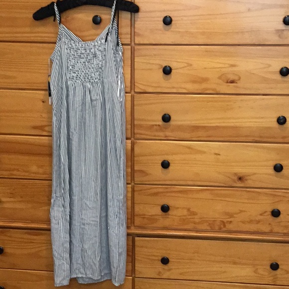 Maxi summer dress. - Picture 2 of 3